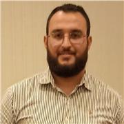 Professeur particulier donne coures des soutiens scolaires aux étudiants